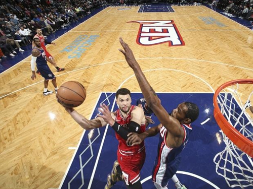 丝丝入扣的 丝丝入扣的